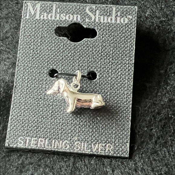 Madison Studio Silver Dachshund Pendant - Picture 1 of 2